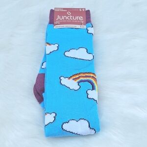 NWT Women's clouds and rainbows knee high socks. Fits shoe sizes 5-9.